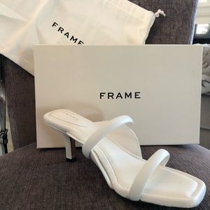 FRAME - Le Carlotta Heel in Blanc